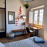 Ethic Surf House Guest house Ferrel (Leiria)