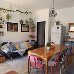 Ethic Surf House Guest house Ferrel (Leiria)