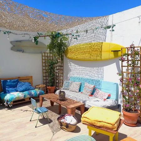 Ethic Surf House 3*